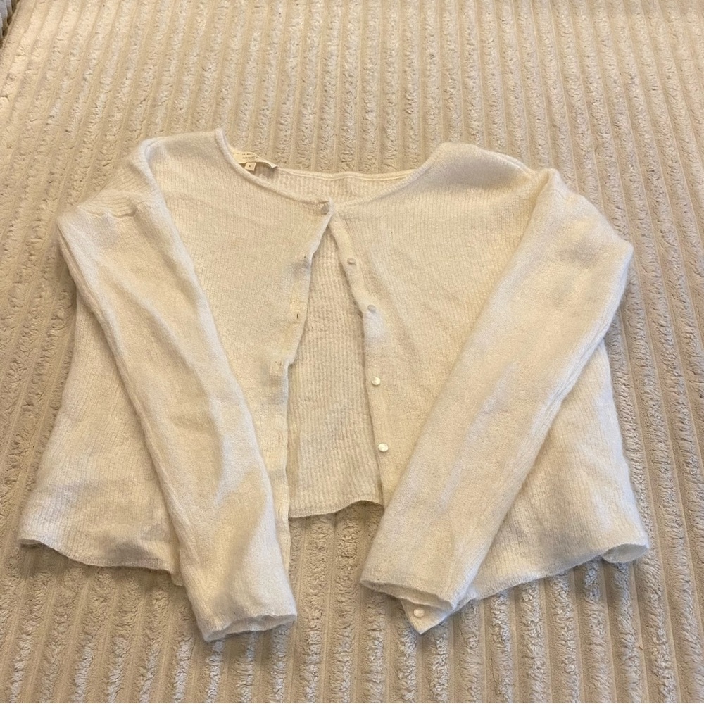 Elegant Cream Women's Cashmere Sweater